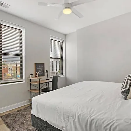 3br In Logan Square Walkable To Highlights - Park S6