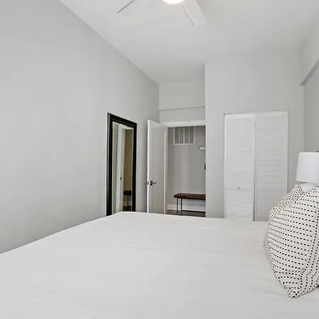 3br In Logan Square Walkable To Highlights - Park S6 Chicago