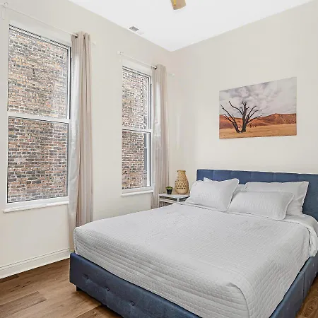 Apartment Spacious 5-br Next To Transit Free Parking