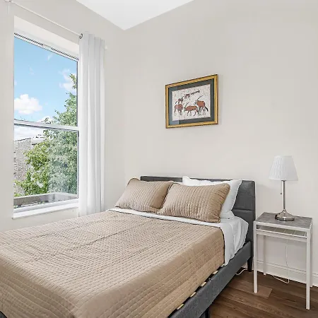 Spacious 5-br Next To Transit Free Parking Apartment *
