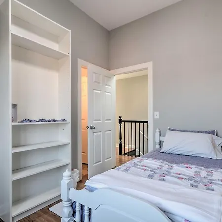 With Balcony Walk To Cta Stations! Apartment Chicago