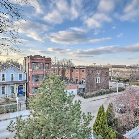 With Balcony Walk To Cta Stations! Apartment