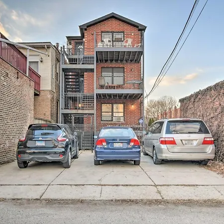 With Balcony Walk To Cta Stations! Apartment
