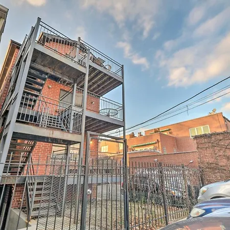 With Balcony Walk To Cta Stations! *