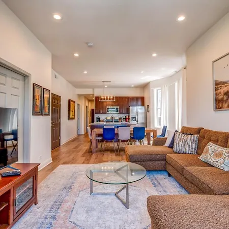 Apartment Spacious 5-br Next To Transit Free Parking Chicago