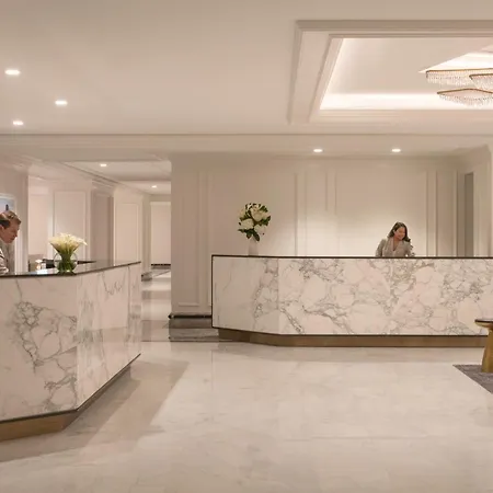 Four Seasons Hotel 5*