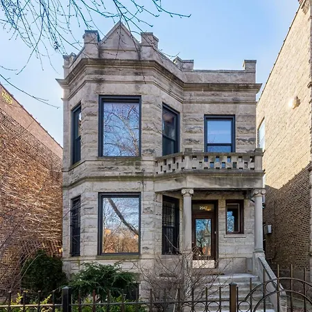 Logan Blvd Luxury! Enjoy The Well-equipped Kitchen And Prime Location Apts Apartment *