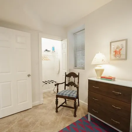 Bucktown Condo Just Two Blocks From The 'L' Apts Apartment *