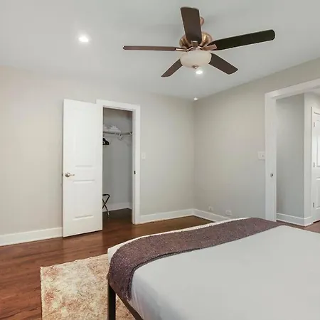 Lively 2br Near The And Park - Sheridan 1 *