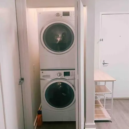 1bedroom With Balcony Skyline Dt Apartment *