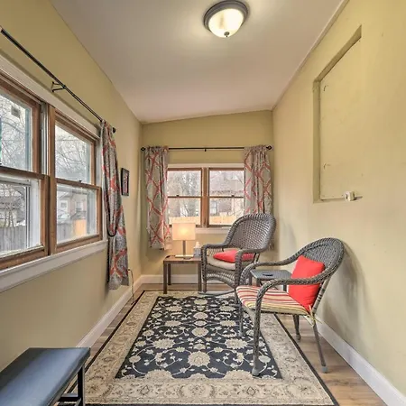 With Spacious Backyard! * Chicago