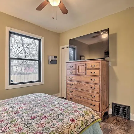 Holiday home With Spacious Backyard! *