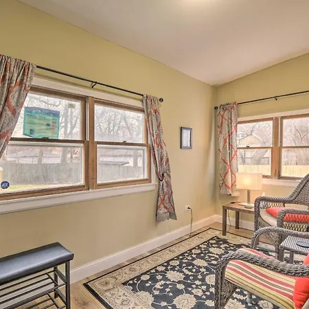 With Spacious Backyard! Chicago