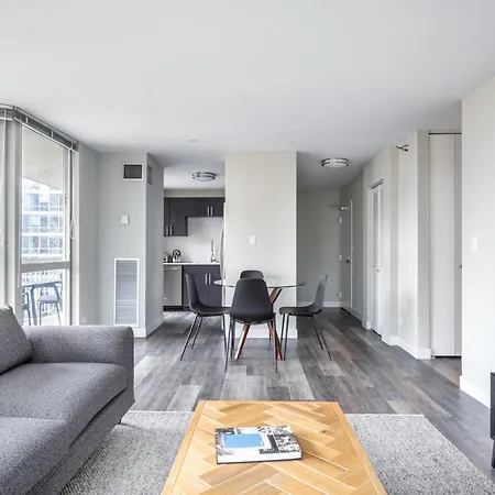 Gold Coast 2br W Gym Lounge Pool Nr Mag Mile Chi-231