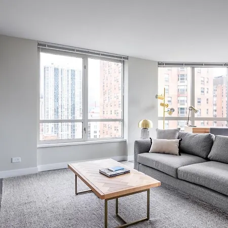 Apartment Gold Coast 2br W Gym Lounge Pool Nr Mag Mile Chi-231 *