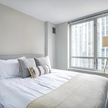Gold Coast 2br W Gym Lounge Pool Nr Mag Mile Chi-231 *