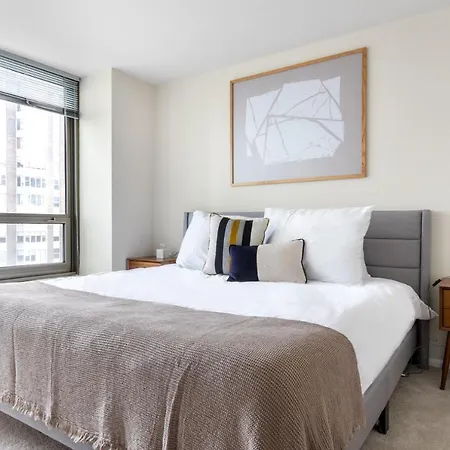 Lakeview Studio W Rooftop Pool Nr Wrigley Field Chi-376 Chicago