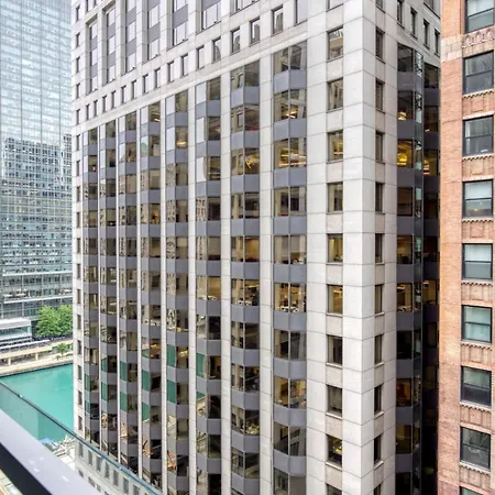 Loop 1br W Gym Pool Lounge 1 Block From L Chi-696