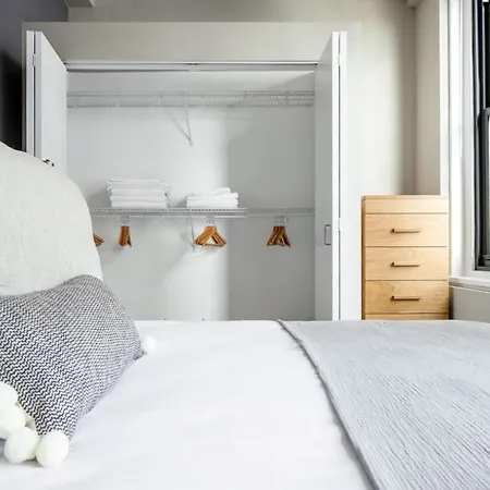 Loop 2br W Gym Roof Nr Riverwalk The L Chi-313 Apartment