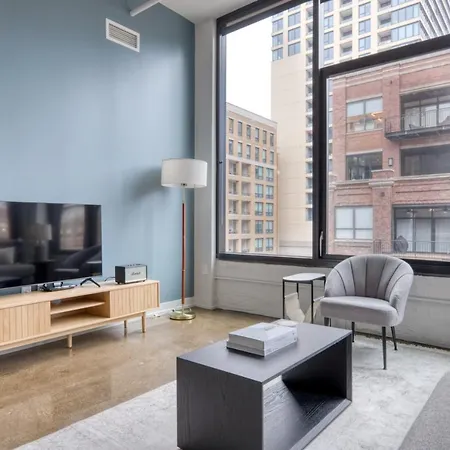 River North 1br W Gym Lounge Roof Nr Riverwalk Chi-894 Apartment