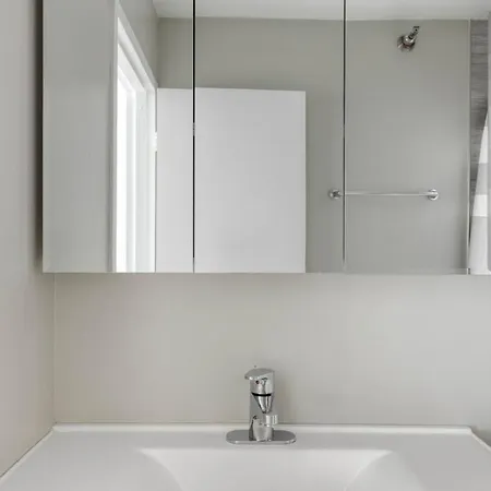 Gold Coast 2br W Pool Gym Nr Mag Mile Chi-39 *