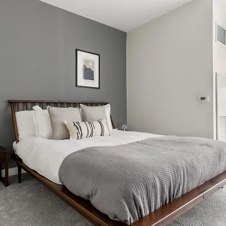 Loop 1br W Pool Gym Nr Theatre District Chi-277 * Chicago