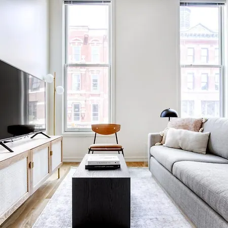 Apartment Wicker Park 1br W Wd 1 Block To L Six Corners Chi-421