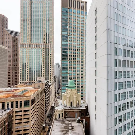 Apartment Gold Coast 2br W Pool Gym Nr Mag Mile Chi-39 *
