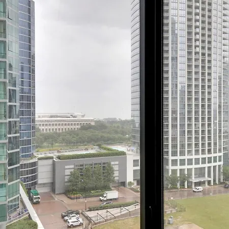 S Loop 2br W Pool Gym Nr Grant Park Chi-740
