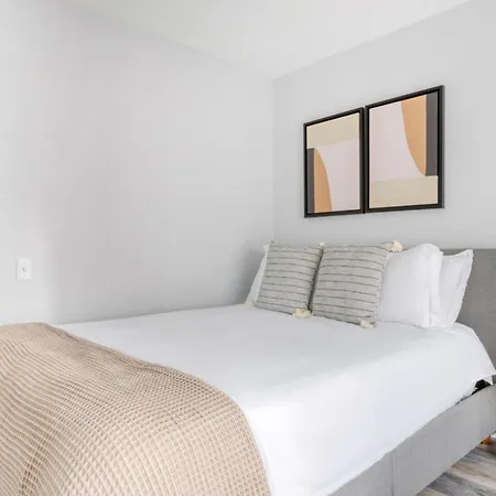 Gold Coast 2br W Gym Lounge 1 Block From L Chi-542 * Chicago