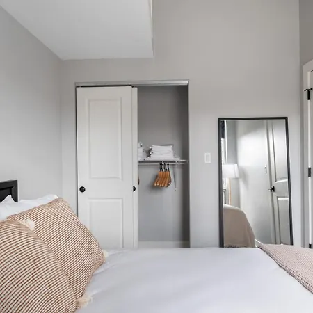 Lakeview 1br W Wd Nr Lakefront Chi-935 Chicago