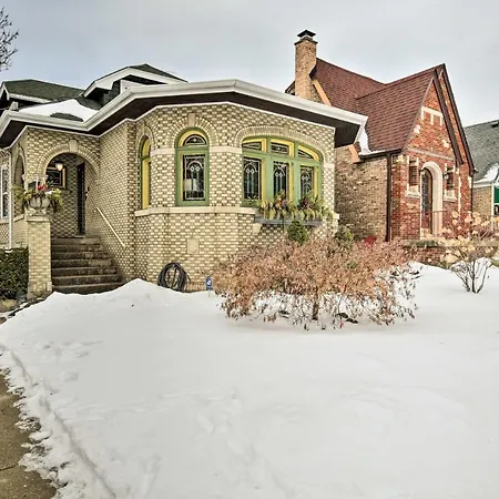 Holiday home Historic About 12 Mi To Downtown Chicago