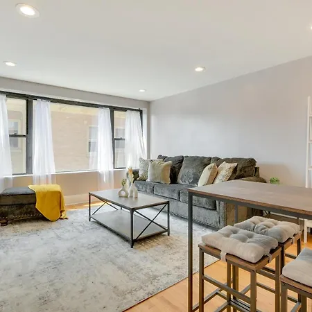 Apartment Urban Vacation Near Beach! Chicago