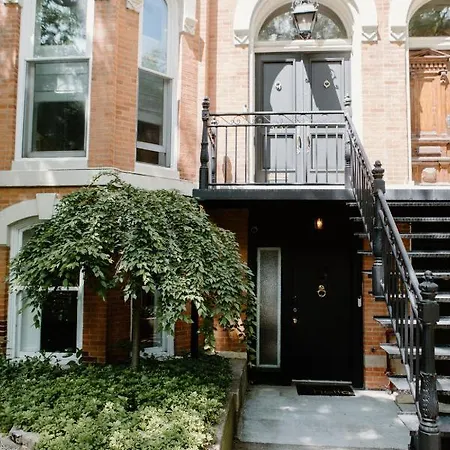 Beautiful Garden Apartment *