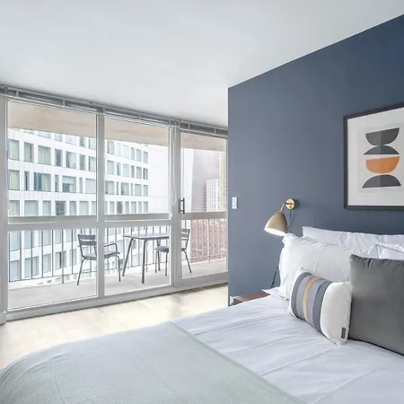 Gold Coast Convertible W Terrace Nr The L Chi-82 Apartment