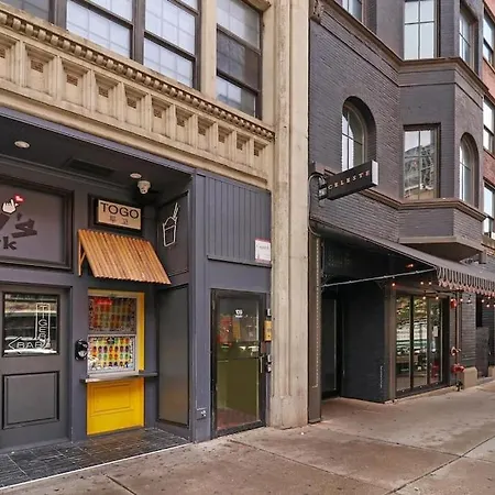 Apartment 2br Bright & Cozy - Hubbard 2 *