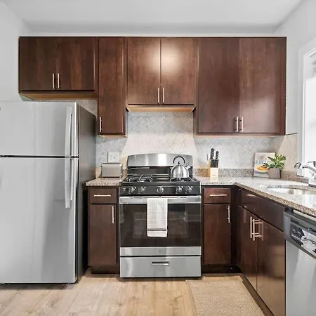 Stylish Studio Furnished Brompton 64-66 Rep - Moved Inventory Apartment Chicago