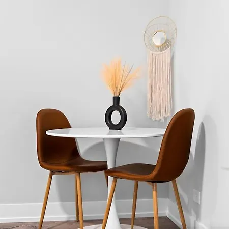 Stylish Studio Furnished Brompton 64-66 Rep - Moved Inventory Apartment *