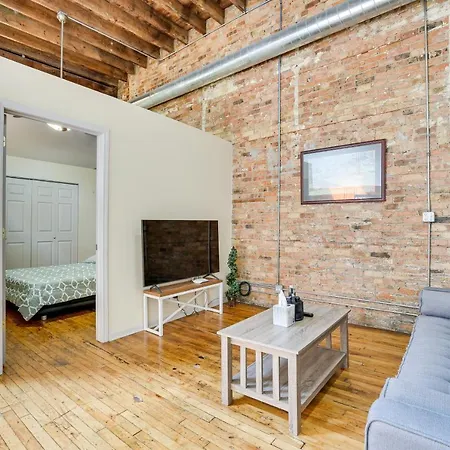 Apartment Loft Walk To Soldier Field! *