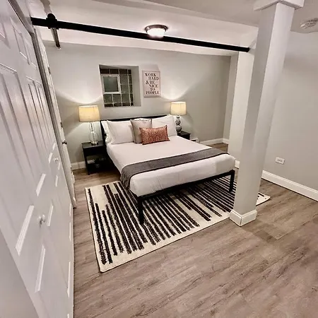 2br Modern Near Uchicago & Chicago