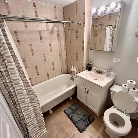 Apartment 2br Modern Near Uchicago &