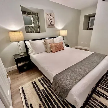 2br Modern Near Uchicago &