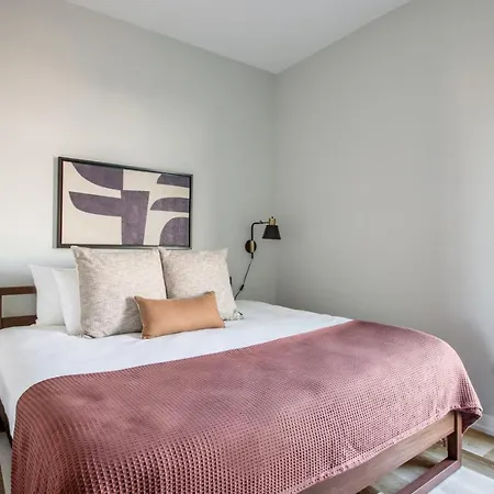 Apartment Smart River W 2br W Wd Next To L Chi-330