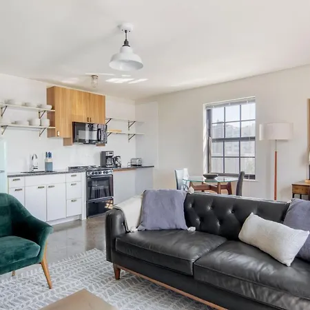 Uptown 1br W Gym W Boxing Ring Nr Red Line Chi-976 *