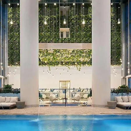 Hotel Sentral Michigan Avenue