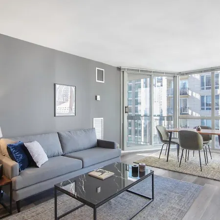 Gold Coast 1br W Gym Terrace Nr The L Chi-57 *
