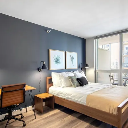 Gold Coast 1br W Gym Terrace Nr The L Chi-57 Apartment