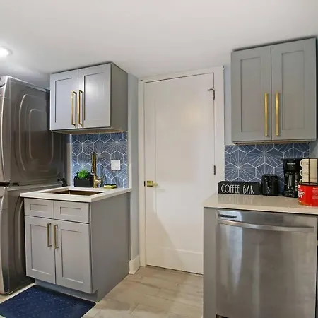 2br Modern And Cozy Apt Logan Square Pet Friendly Apartment *