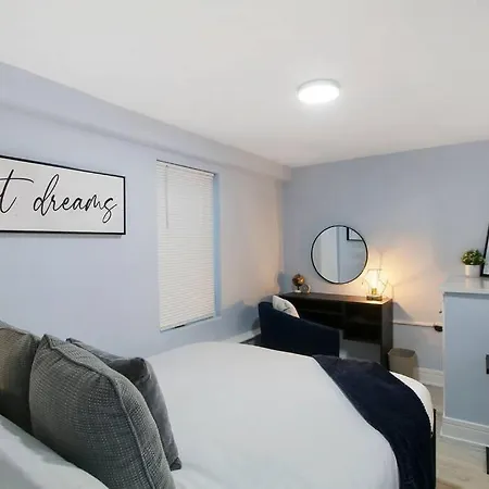 Apartment 2br Modern And Cozy Apt Logan Square Pet Friendly
