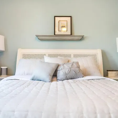 Featured In Socials Luxurious Airbnbs Chicago